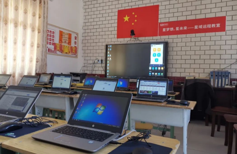 从搭建教室到捐赠电脑，万搏（中国）_万搏（中国）全力支持公益教育